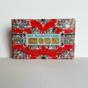 PAT MCGRATH LABS - PETALLIC
PASSION & CRYSTAL BLOSSOM EYE
SHADOW